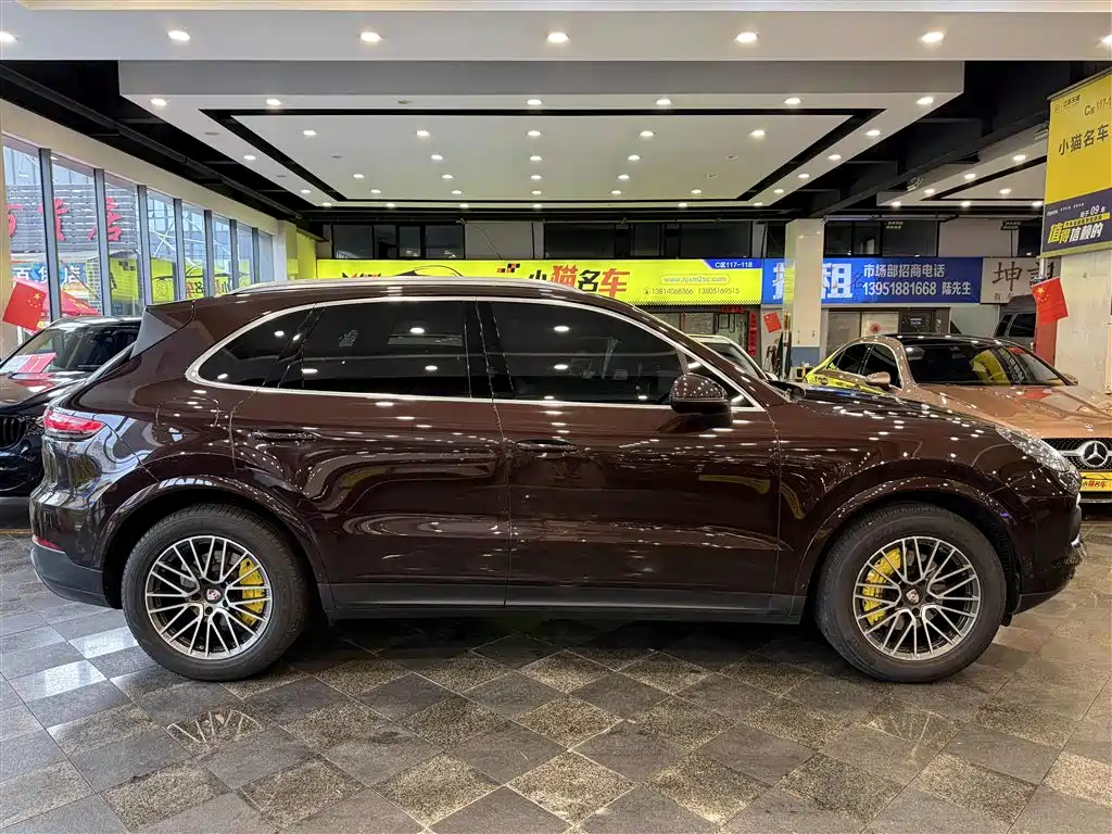 Porsche Cayenne — фото 10