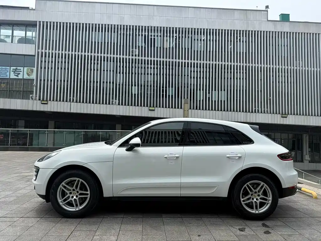 Porsche Macan — фото 5