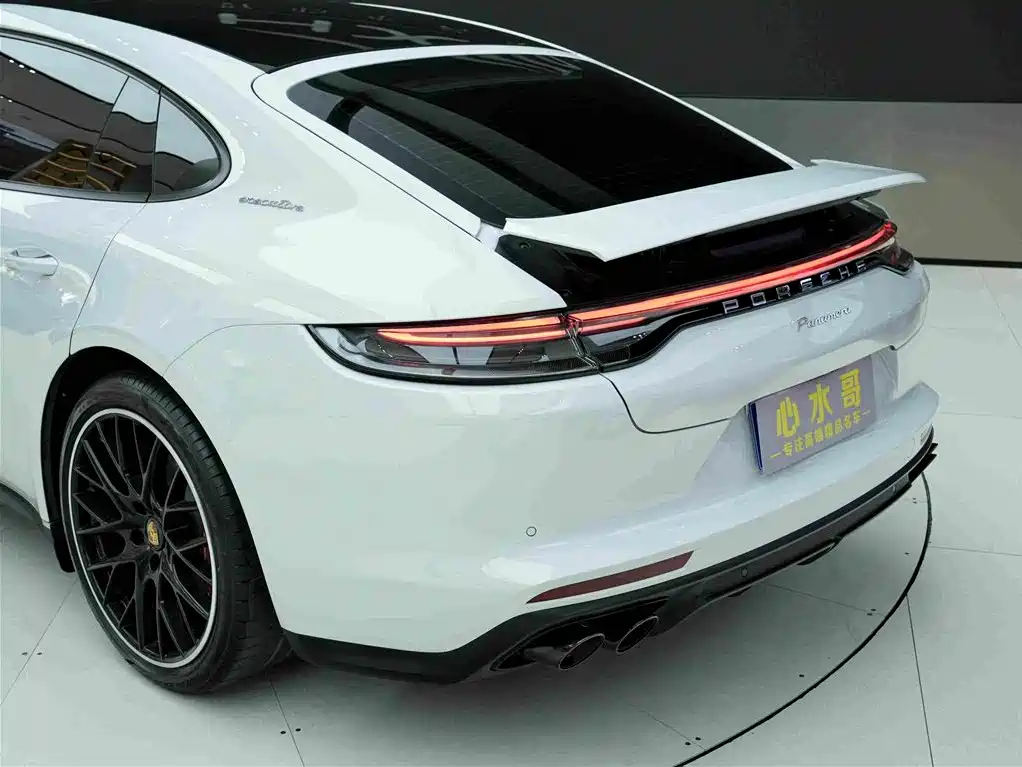 Porsche Panamera — фото 25