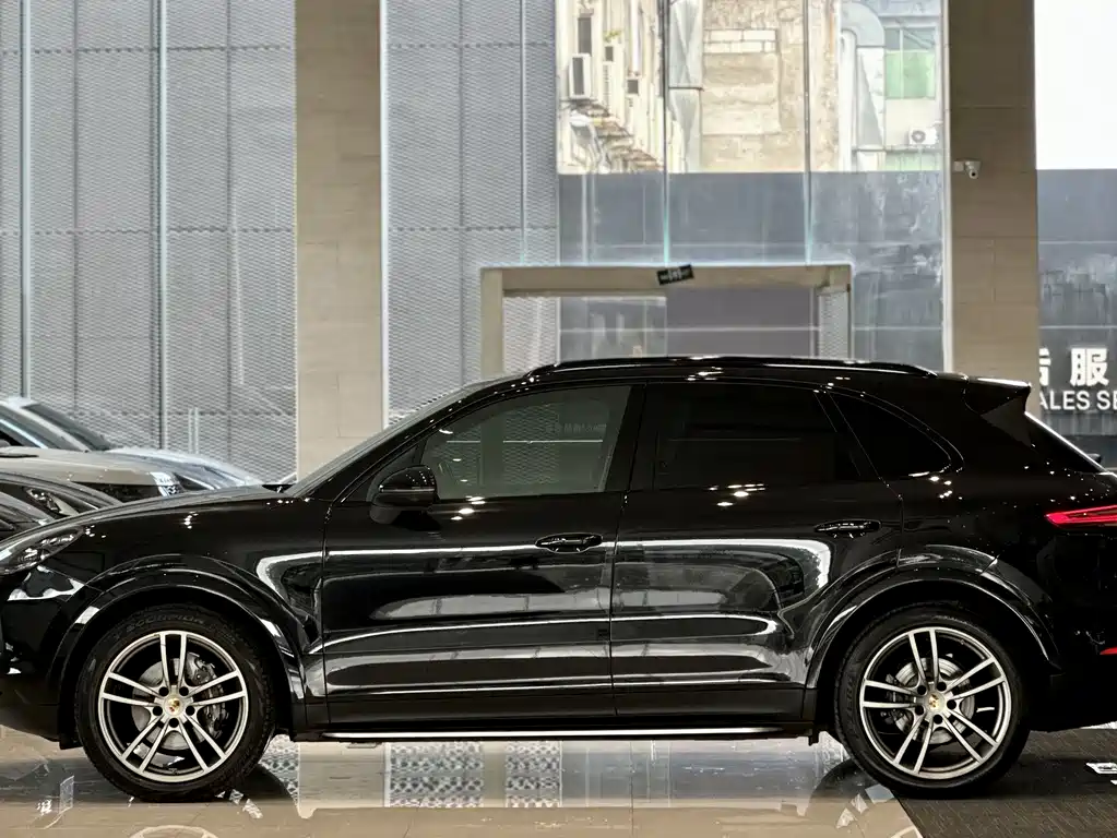 Porsche Cayenne — фото 7