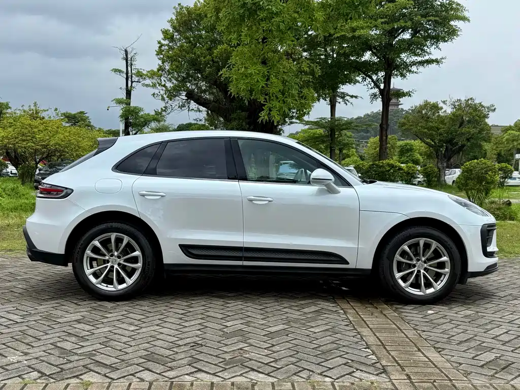 Porsche Macan — фото 17