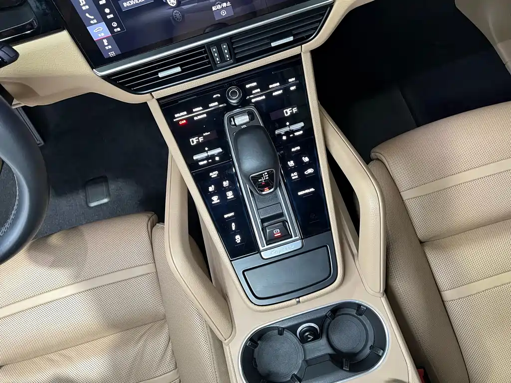 Porsche Cayenne — фото 14