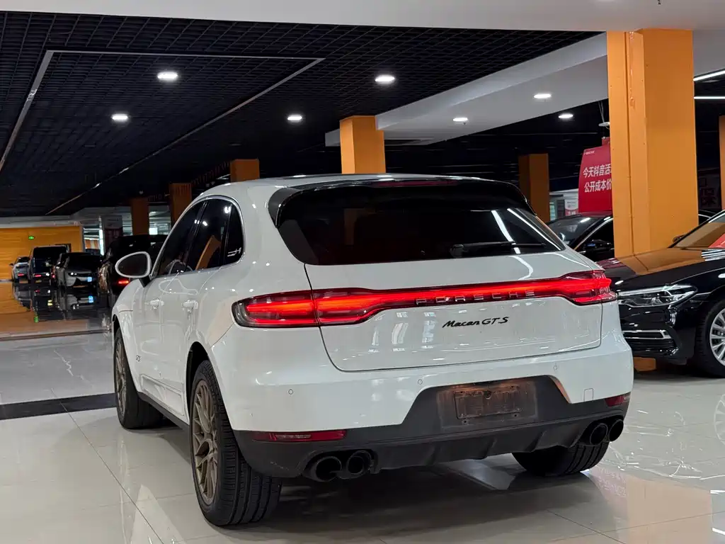 Porsche Macan — фото 10