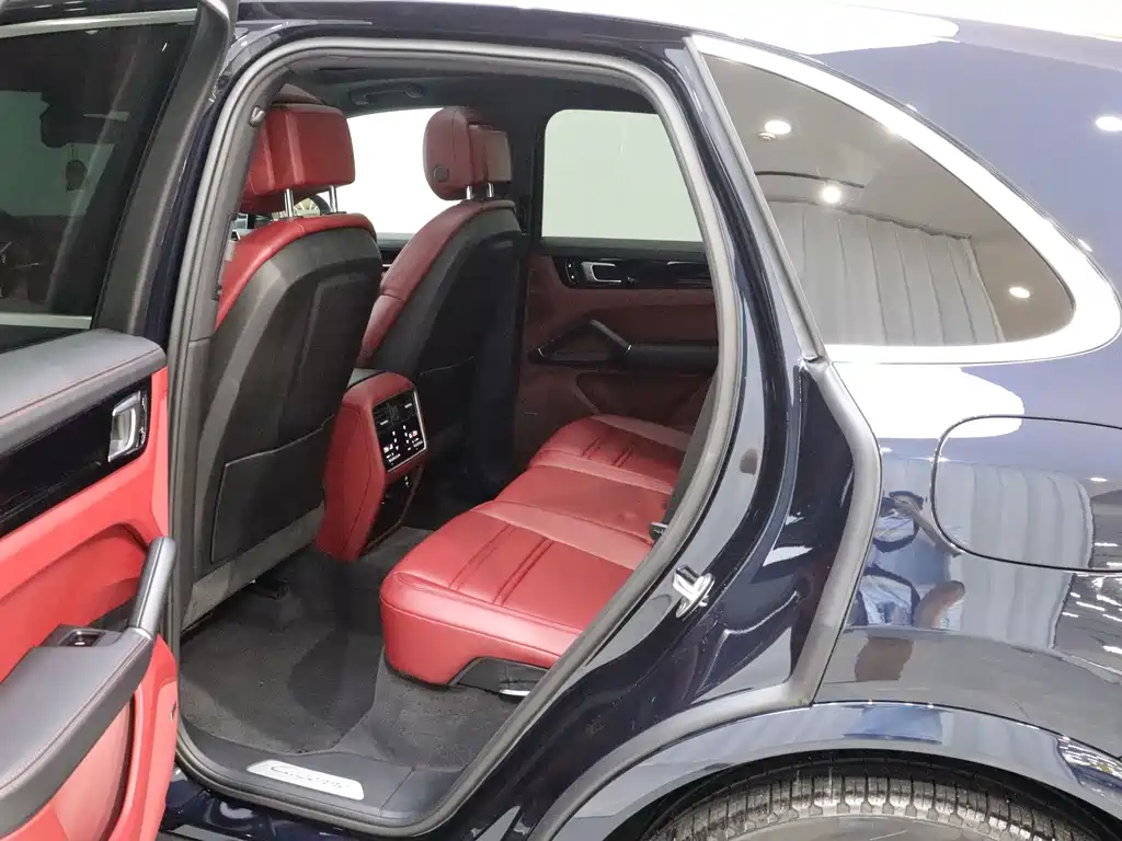 Porsche Cayenne Hybrid — фото 16