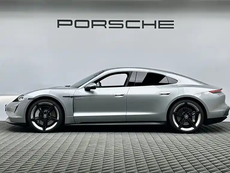 Porsche Taycan — фото 4