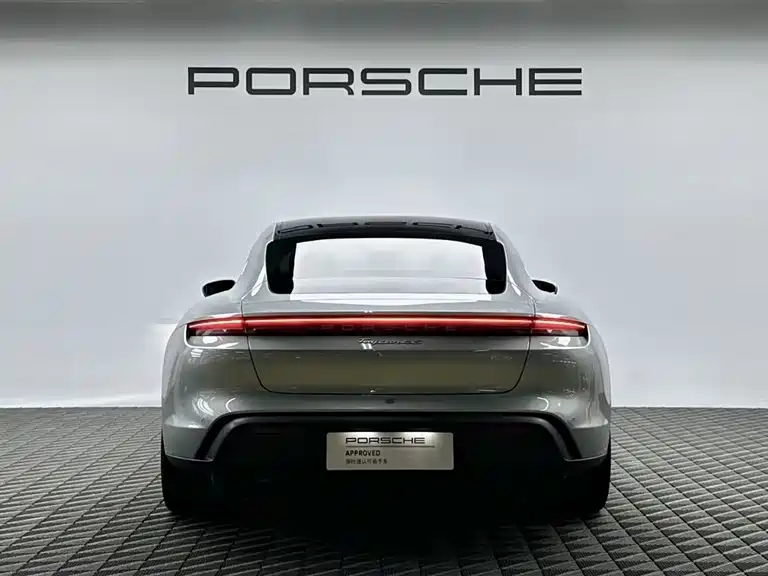 Porsche Taycan — фото 5