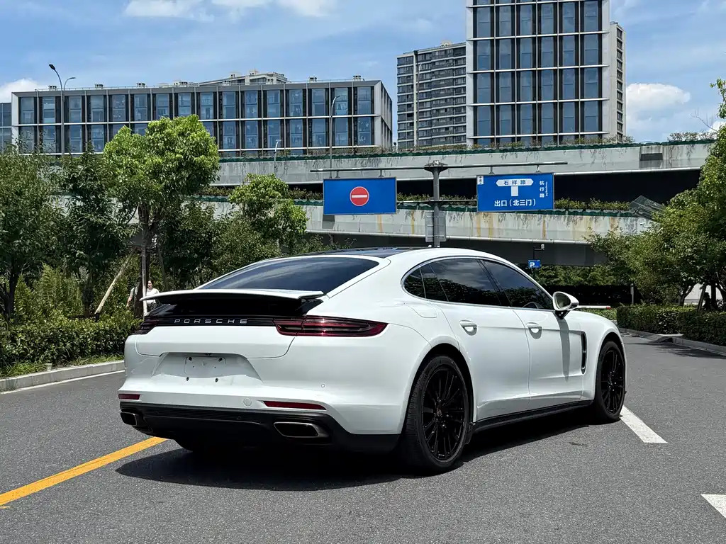Porsche Panamera — фото 6