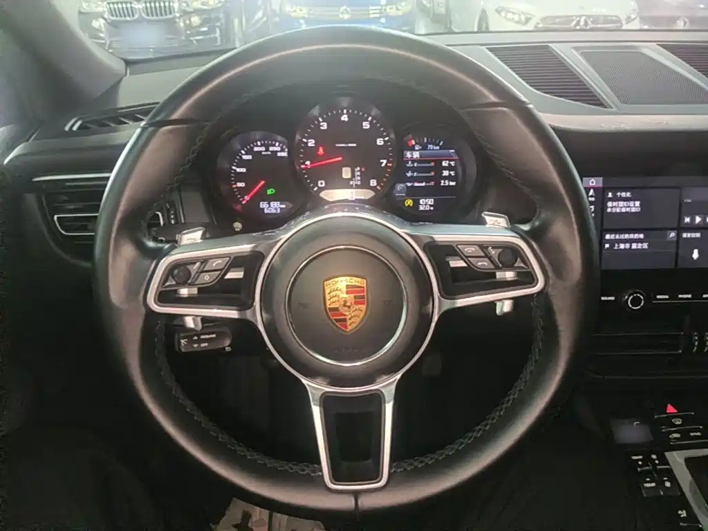 Porsche Macan — фото 11