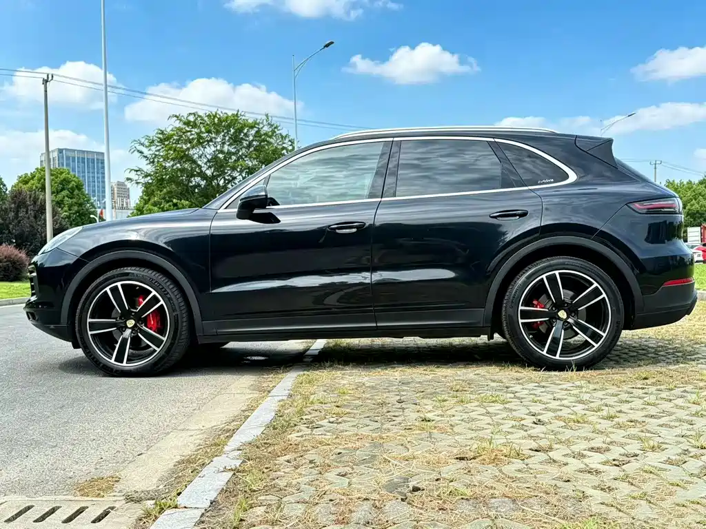 Porsche Cayenne — фото 8