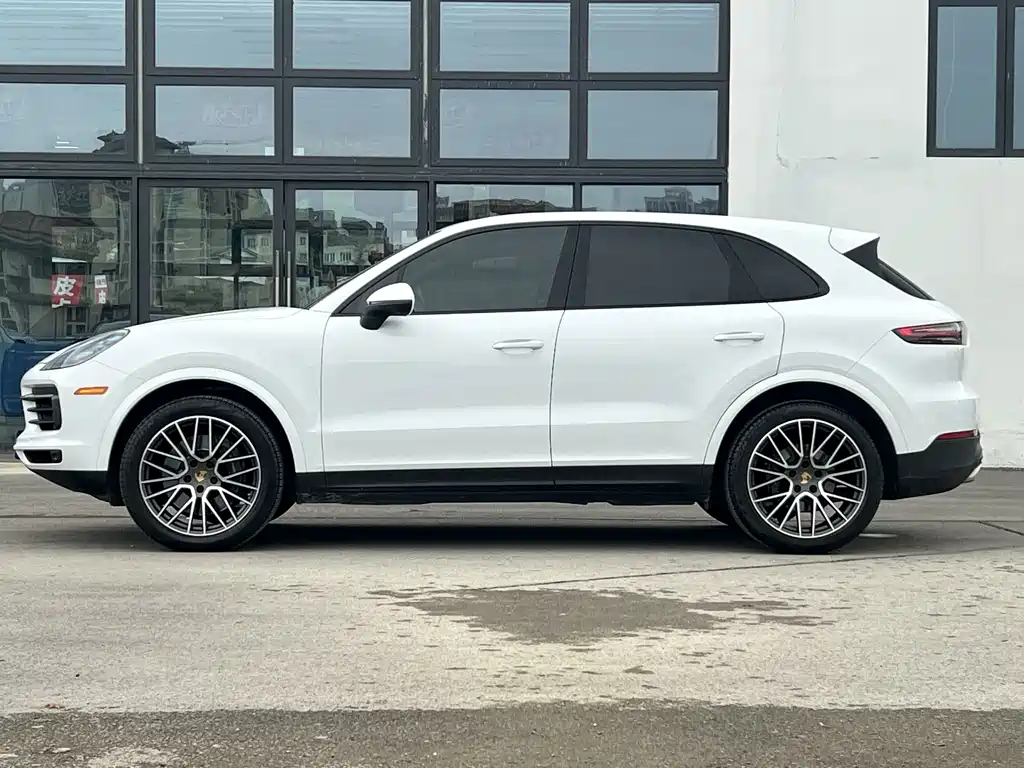 Porsche Cayenne — фото 15