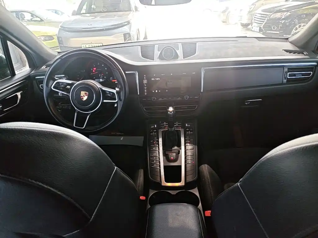 Porsche Macan — фото 10