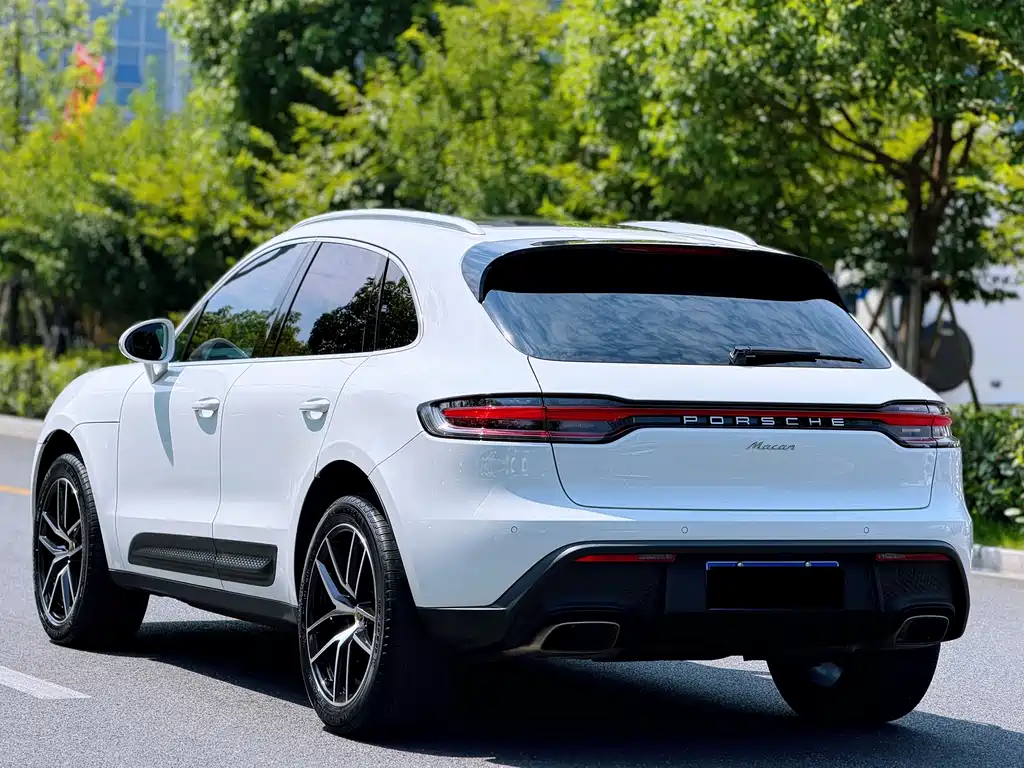 Porsche Macan — фото 17