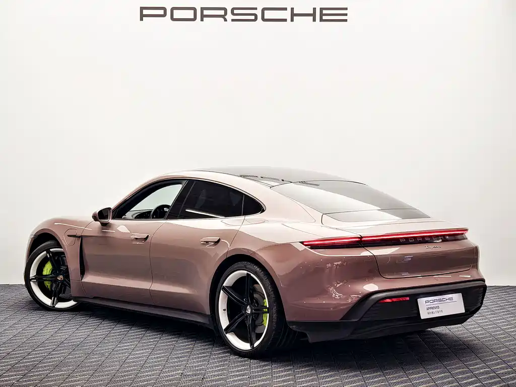 Porsche Taycan — фото 4