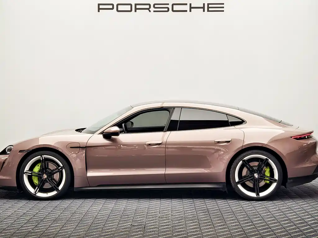 Porsche Taycan — фото 5