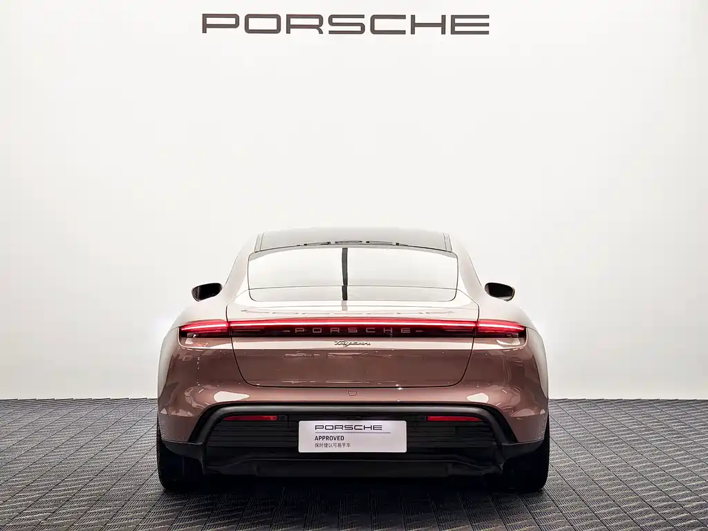 Porsche Taycan — фото 7