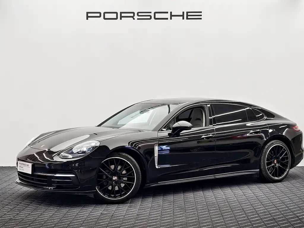 Porsche Panamera — фото 1