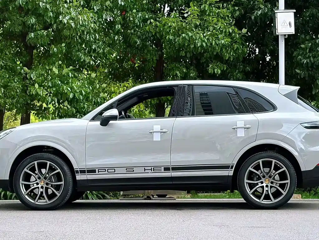 Porsche Cayenne — фото 2