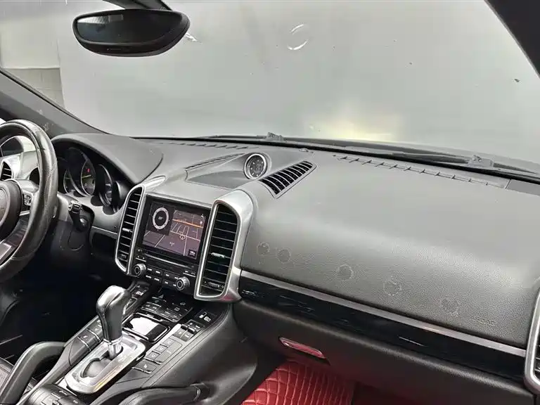 Porsche Cayenne Hybrid — фото 17