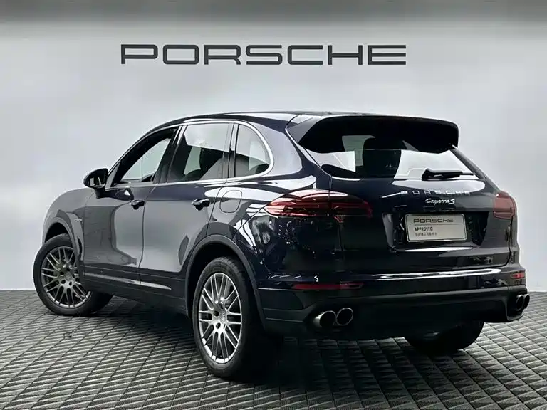 Porsche Cayenne Hybrid — фото 6