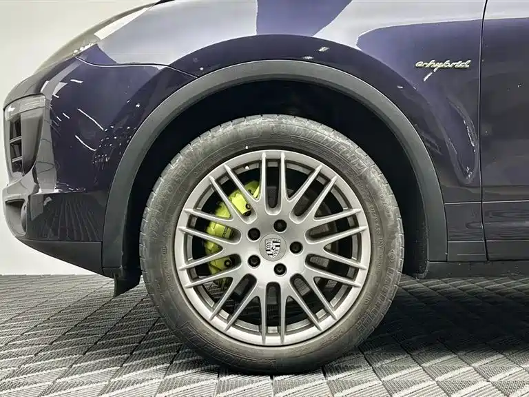 Porsche Cayenne Hybrid — фото 8
