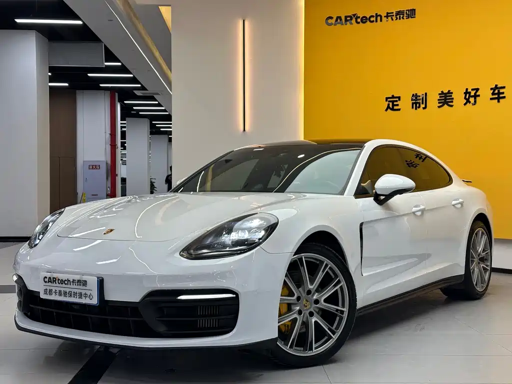 Porsche Panamera — фото 1