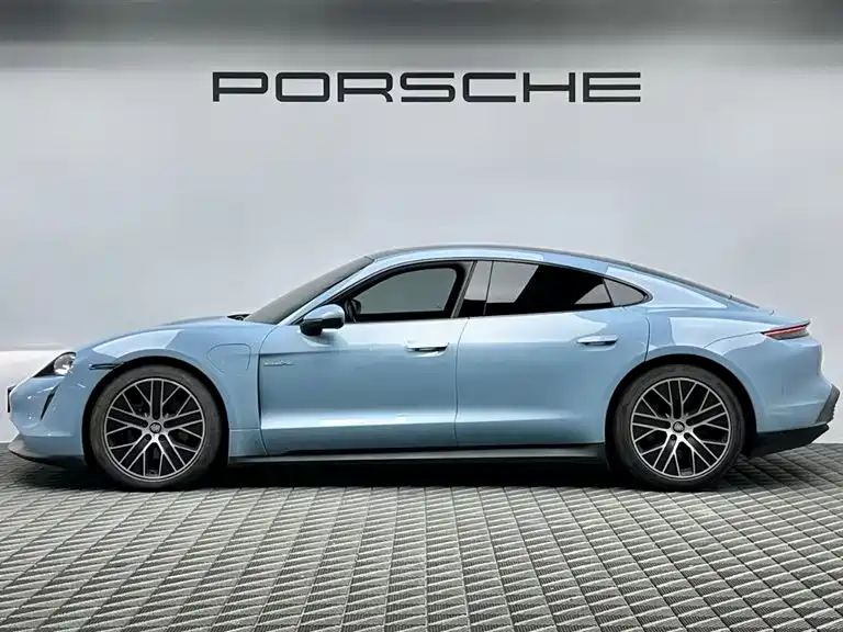 Porsche Taycan — фото 4