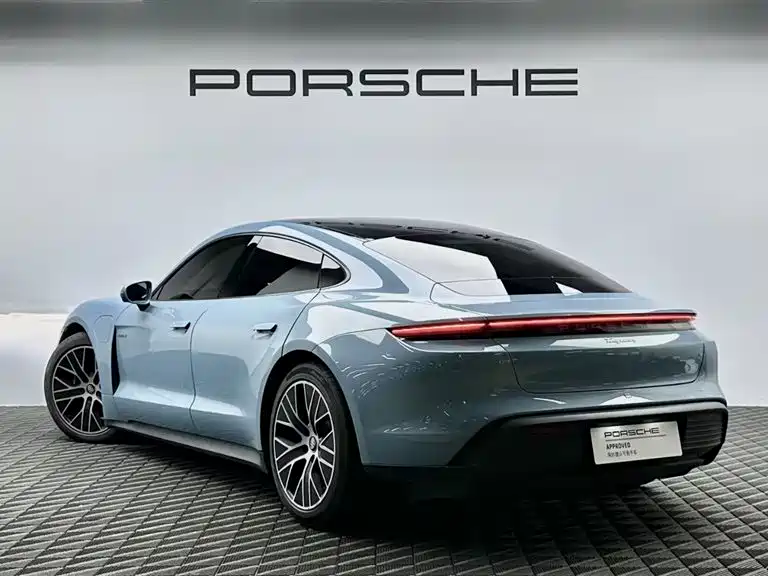 Porsche Taycan — фото 6