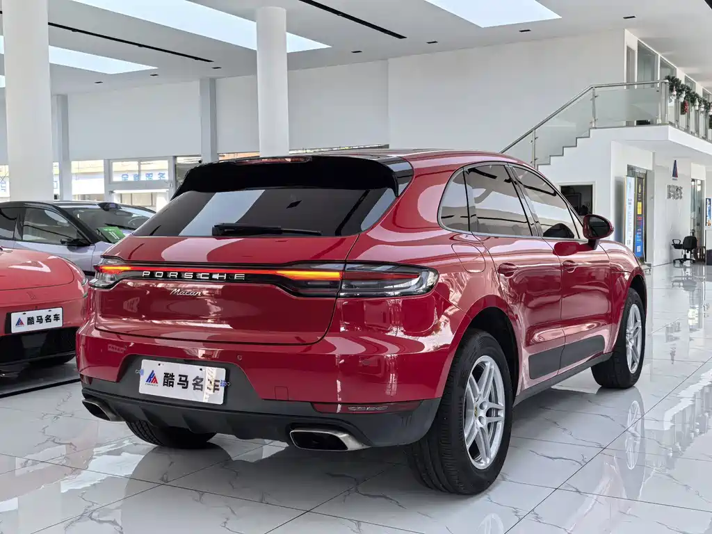 Porsche Macan — фото 15