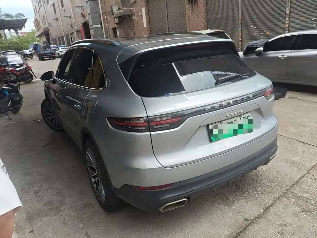 Porsche Cayenne Hybrid — фото 6