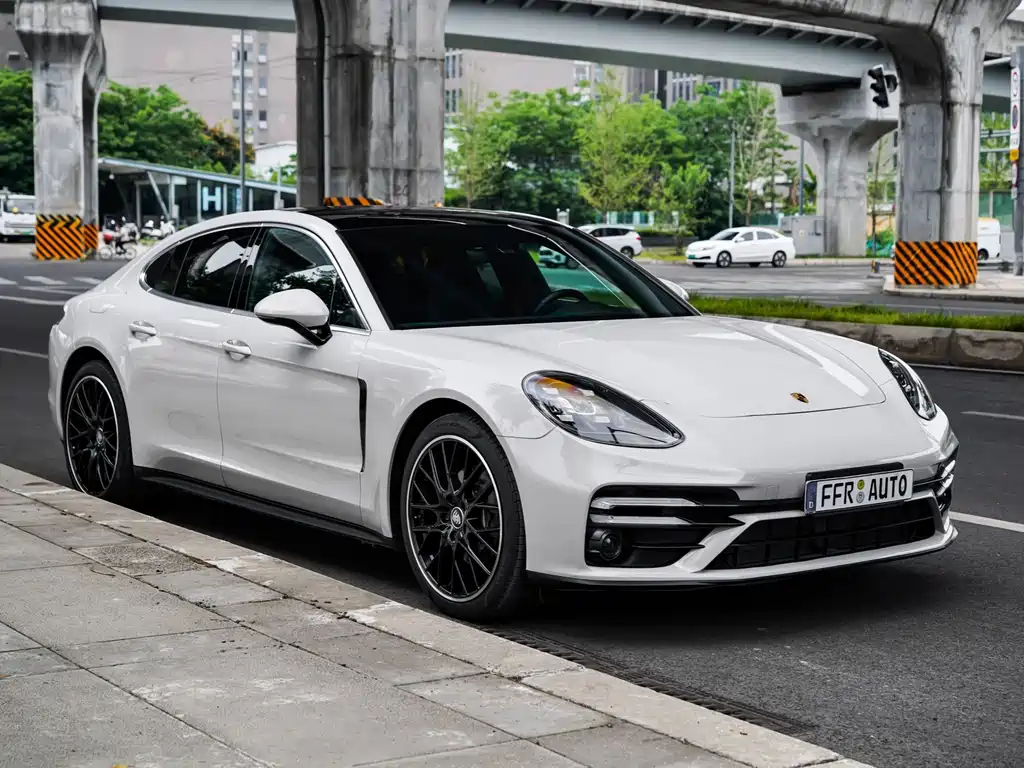 Porsche Panamera — фото 14