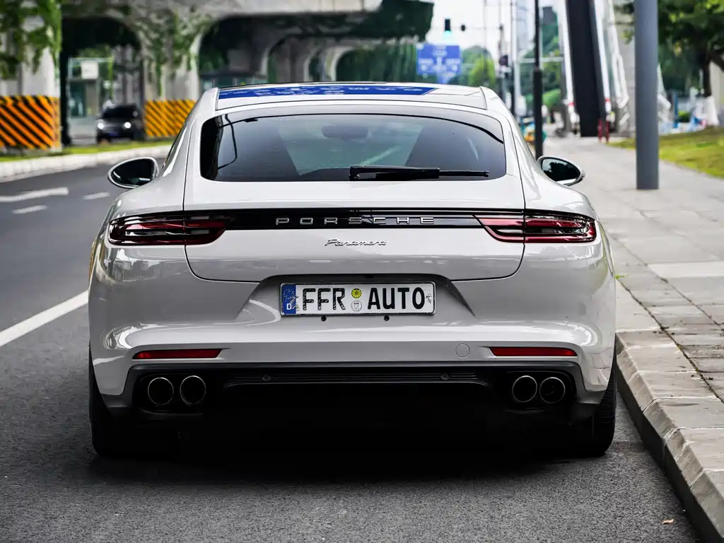 Porsche Panamera — фото 16