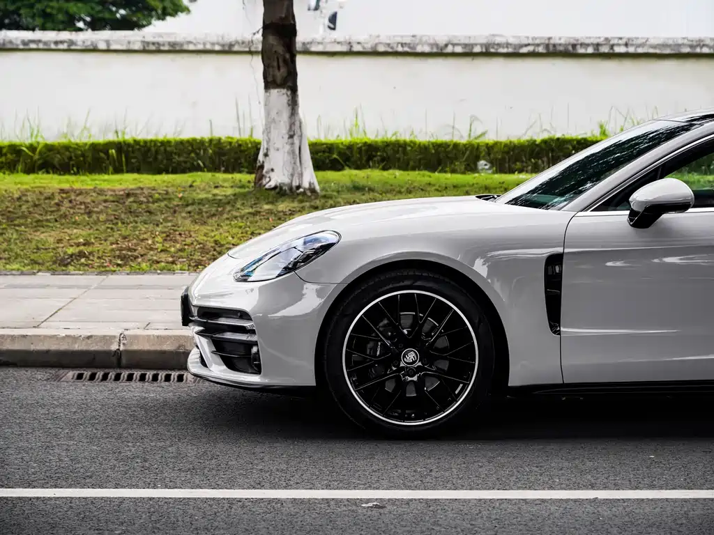 Porsche Panamera — фото 17