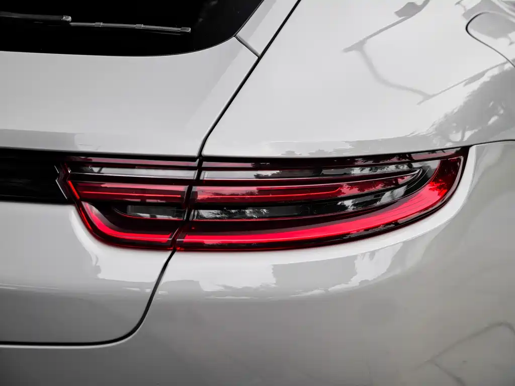 Porsche Panamera — фото 21