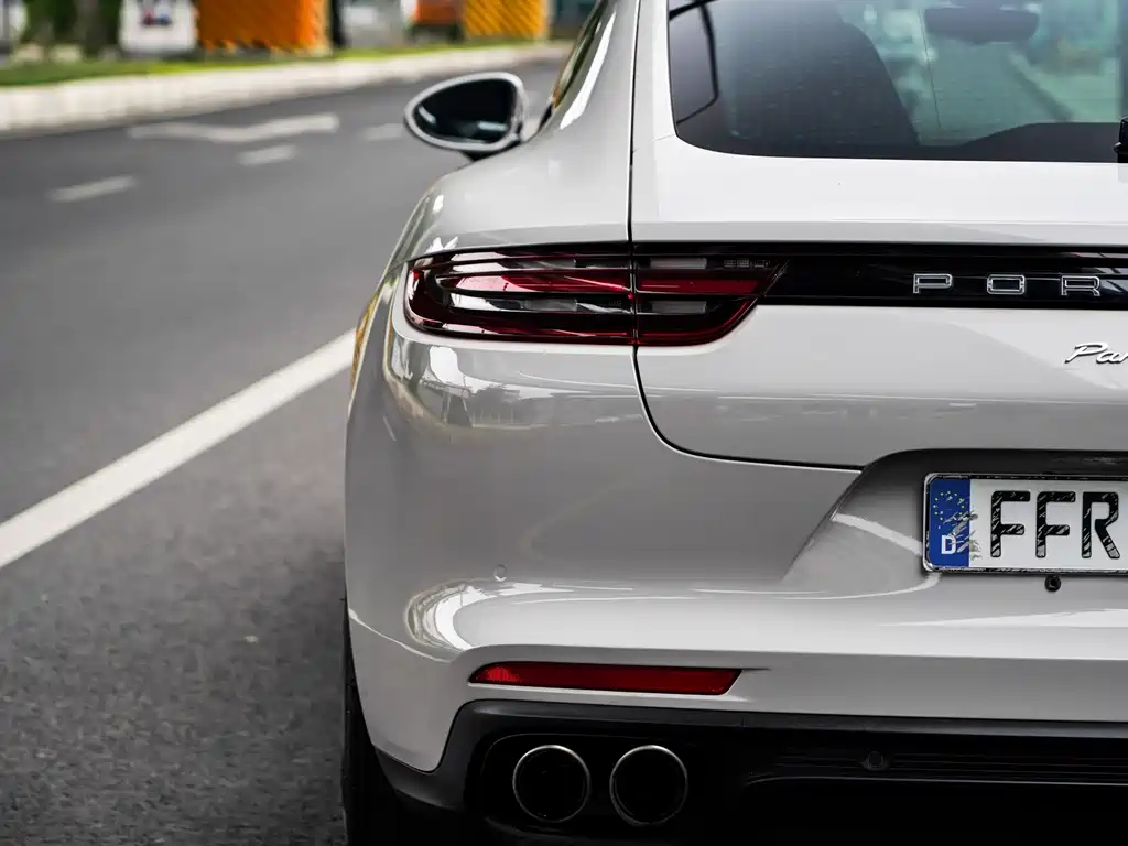 Porsche Panamera — фото 22