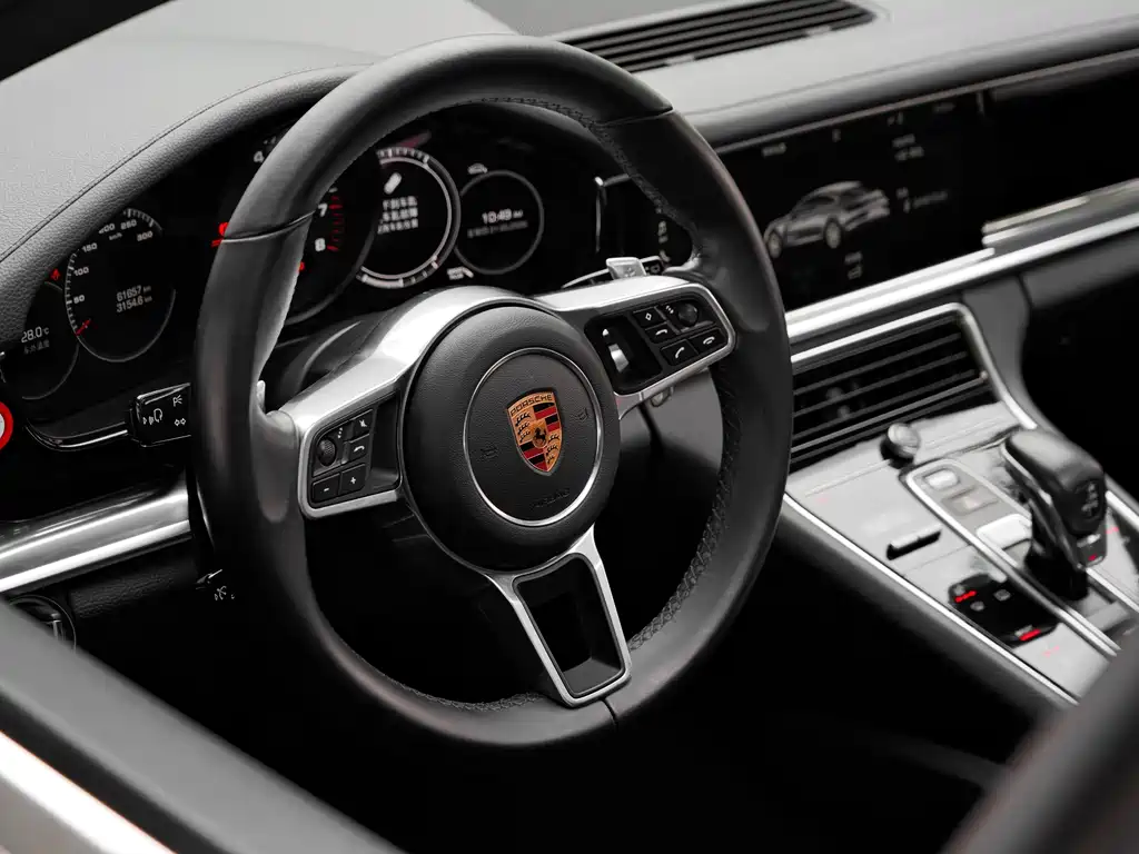 Porsche Panamera — фото 31