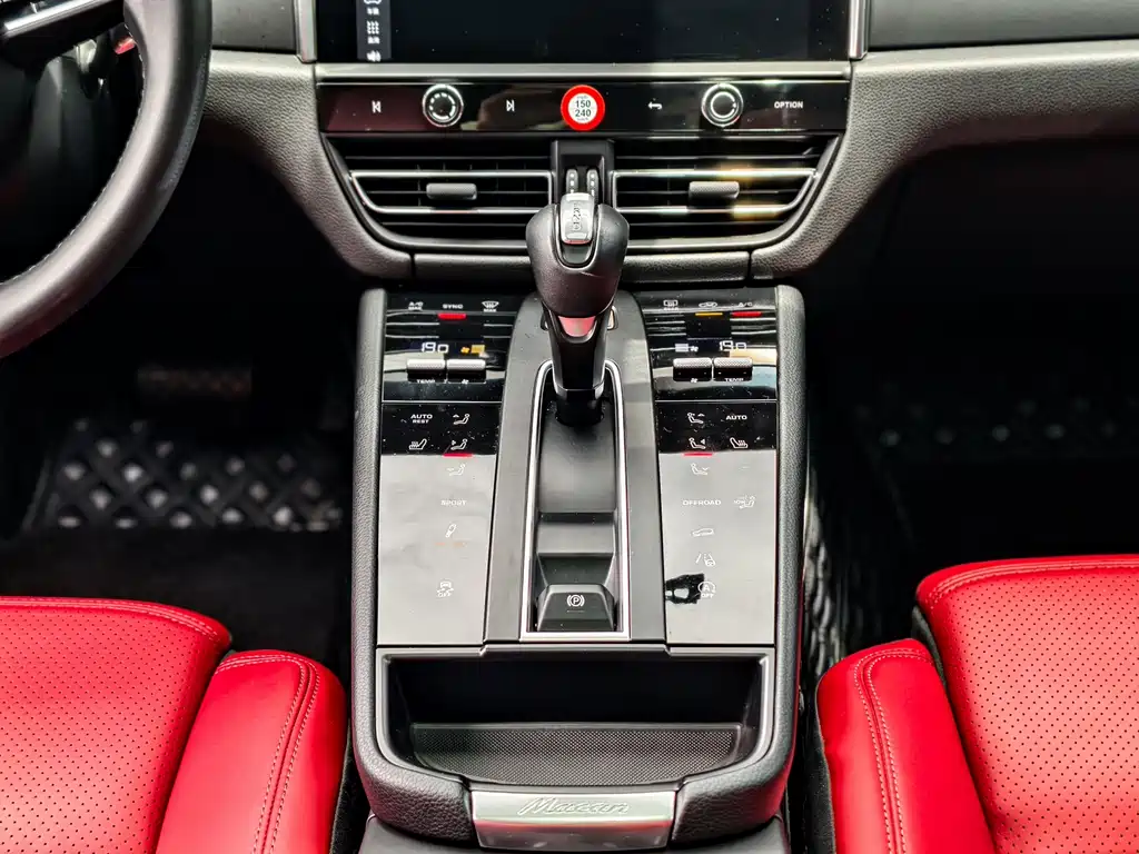 Porsche Macan — фото 17