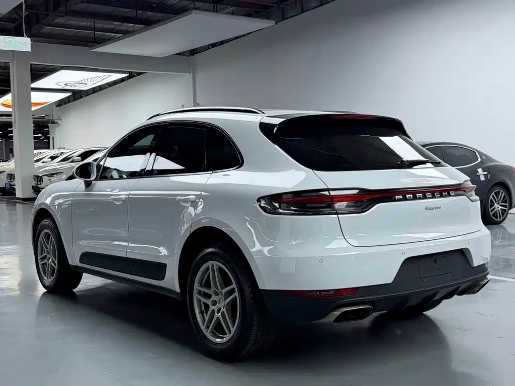 Porsche Macan — фото 18