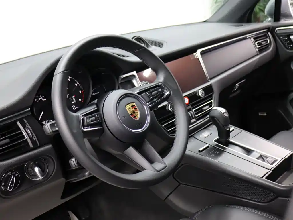 Porsche Macan — фото 10