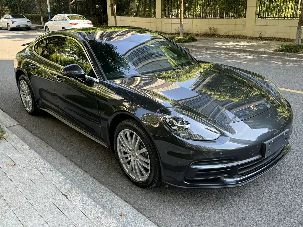 Porsche Panamera — фото 17