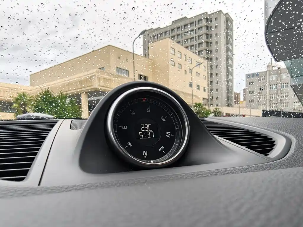 Porsche Macan — фото 10