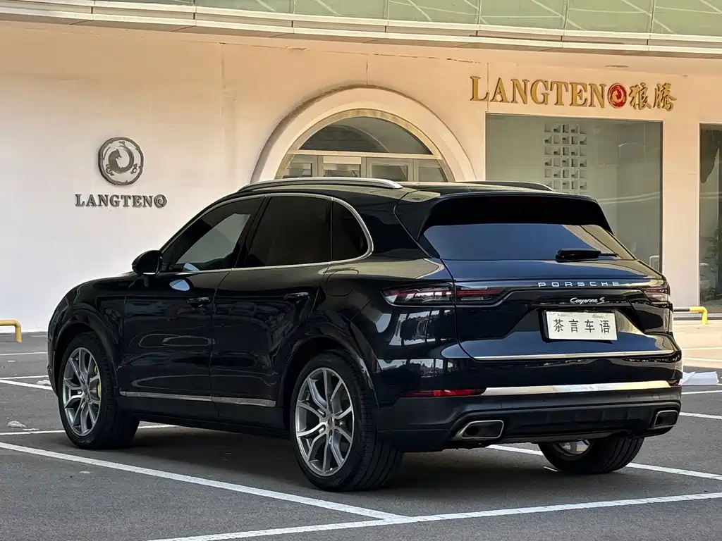 Porsche Cayenne Hybrid — фото 6