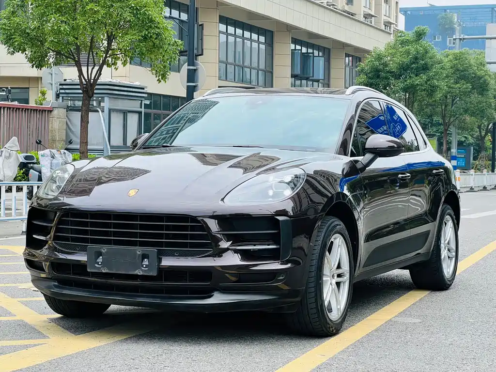 Porsche Macan — фото 1