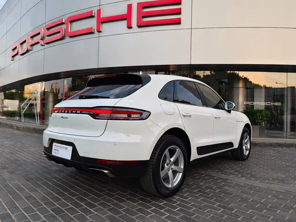Porsche Macan — фото 15