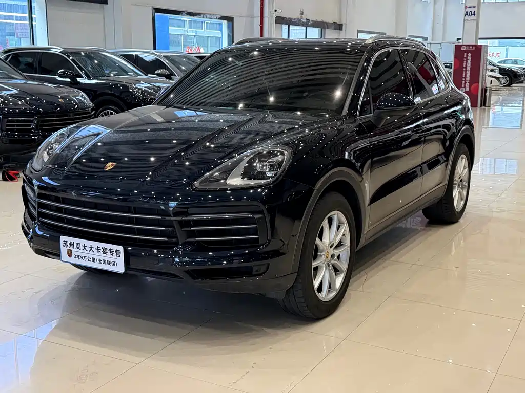 Porsche Cayenne — фото 1