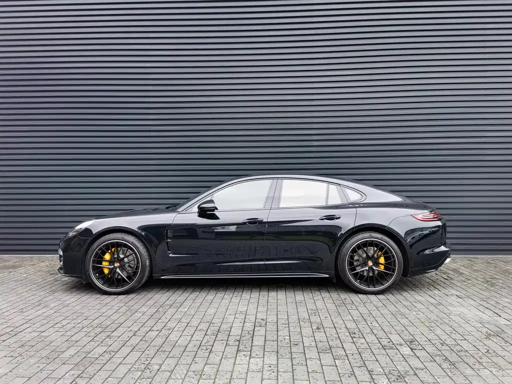 Porsche Panamera — фото 1