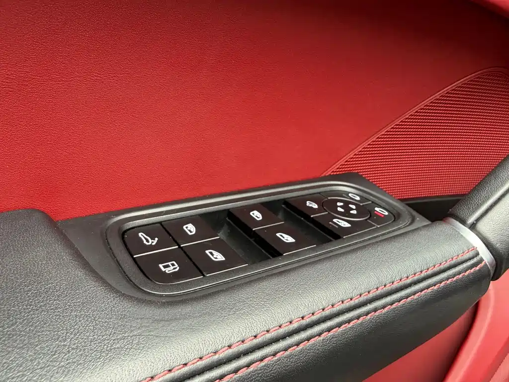 Porsche Cayenne Hybrid — фото 14