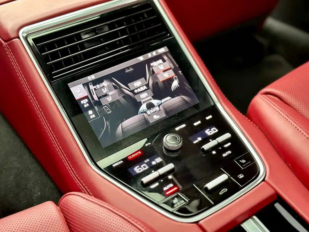 Porsche Panamera — фото 17