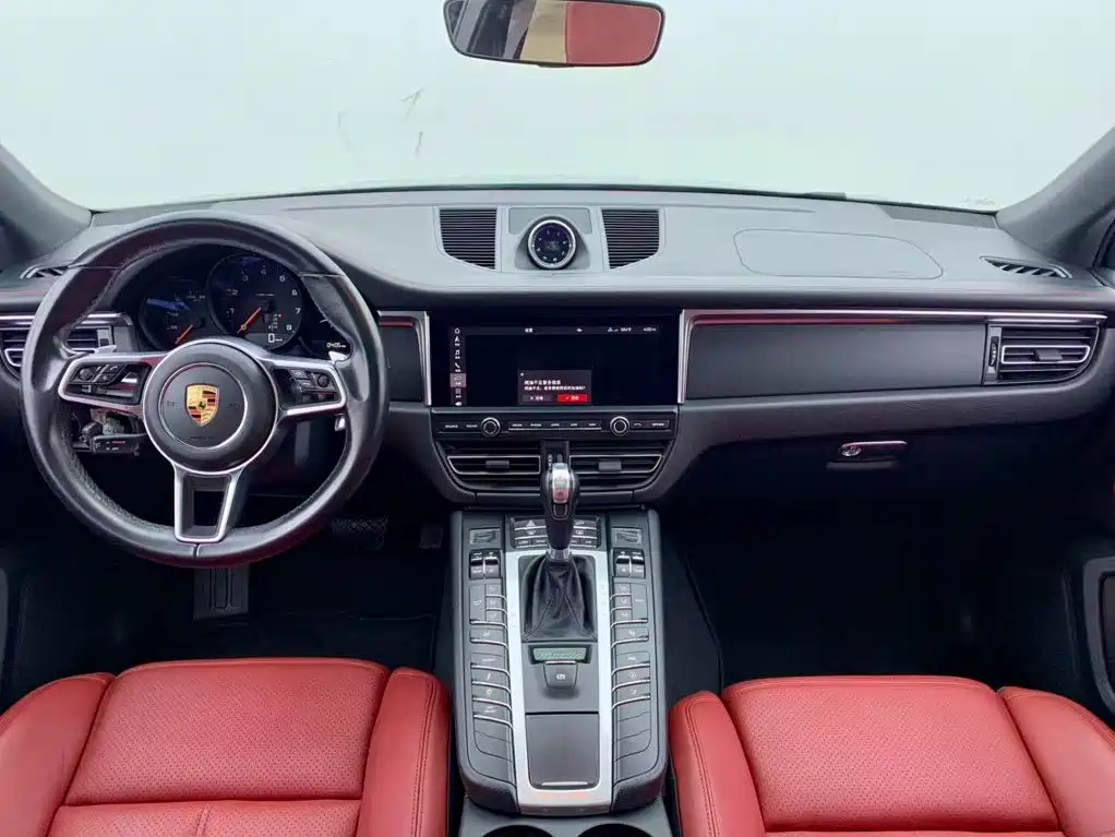 Porsche Macan — фото 19