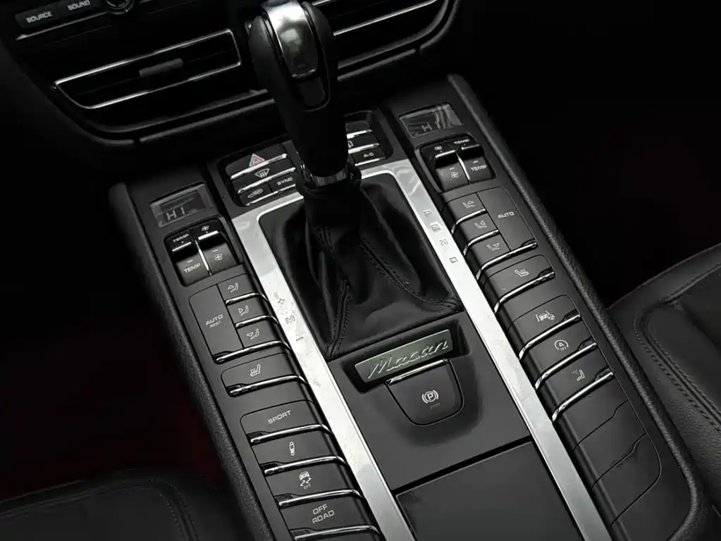 Porsche Macan — фото 10