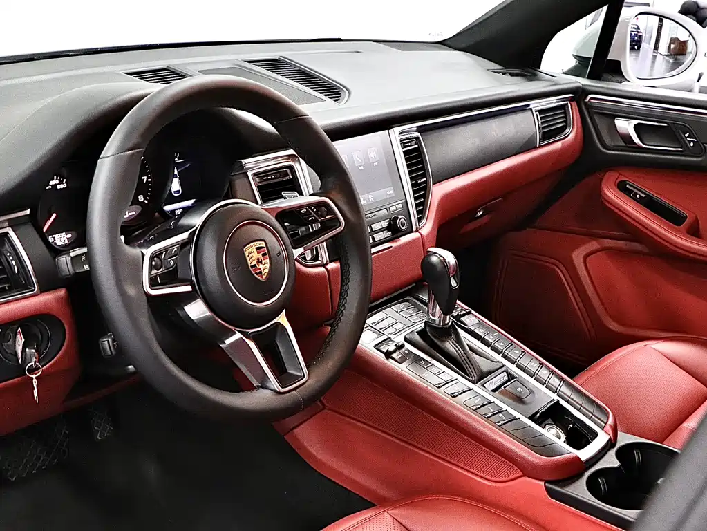 Porsche Macan — фото 11